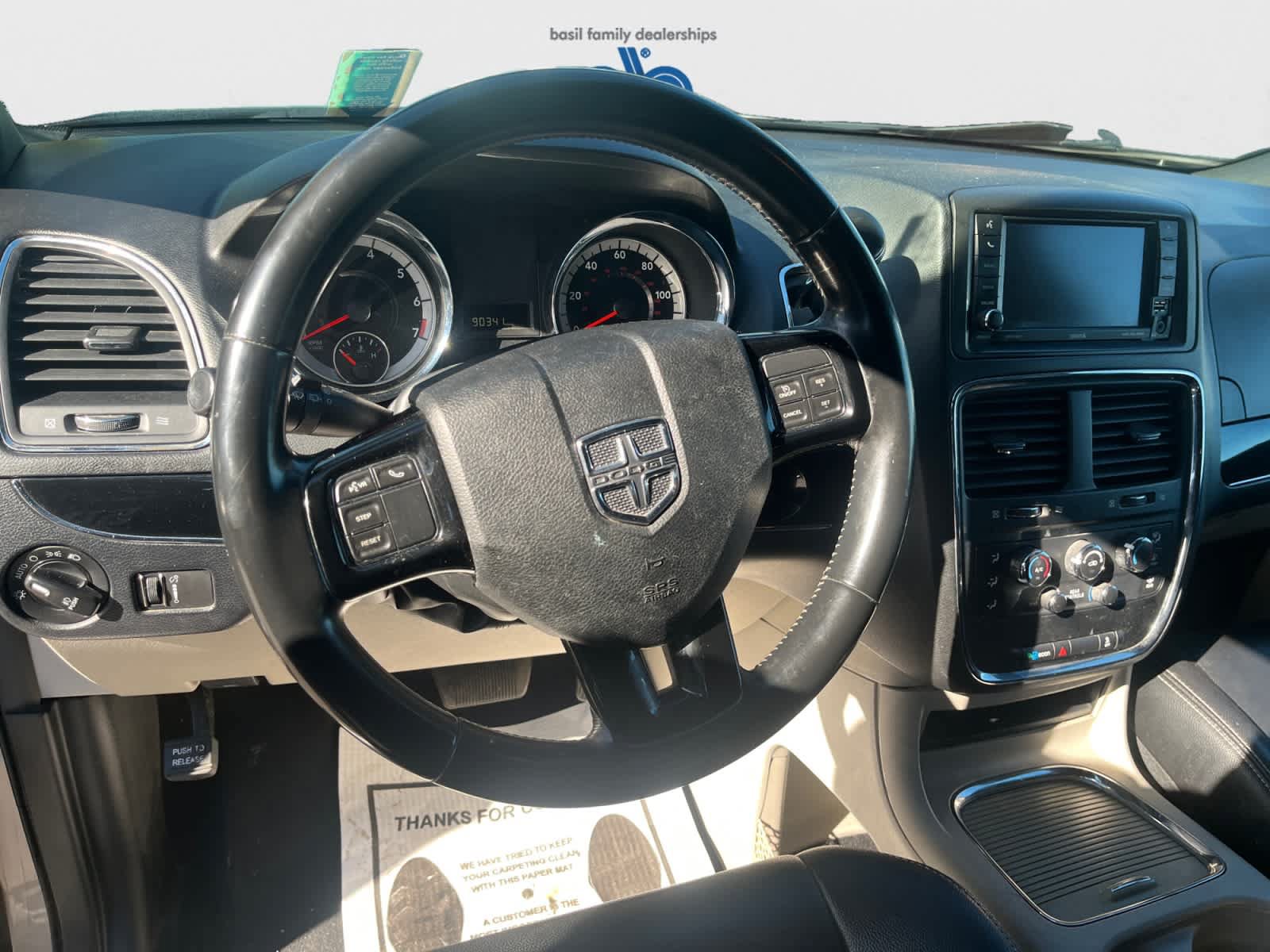 Used 2019 Dodge Grand Caravan SXT FWD image 17