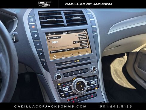 Used 2017 Lincoln MKZ Premiere image 9