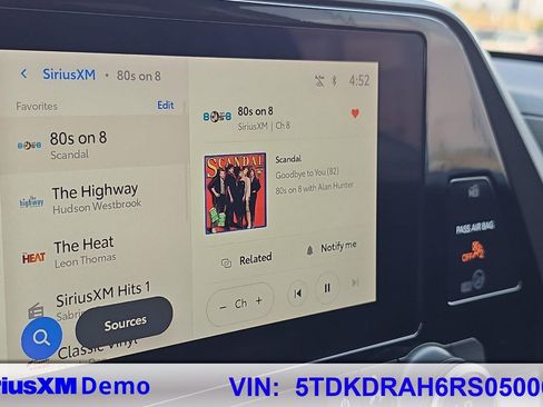 Used 2024 Toyota Highlander LE image 34