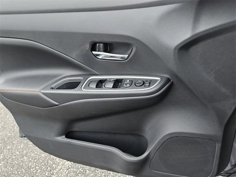 New 2025 Nissan Versa SR image 27