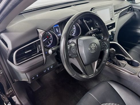 Used 2023 Toyota Camry SE FWD image 9
