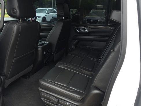 Used 2021 Chevrolet Suburban LT RWD image 23