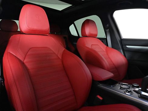 Used 2025 Alfa Romeo Stelvio Sprint w/ Veloce Package AWD/4WD image 16