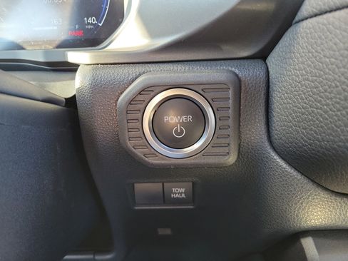 Certified 2025 Toyota Land Cruiser Base image 32