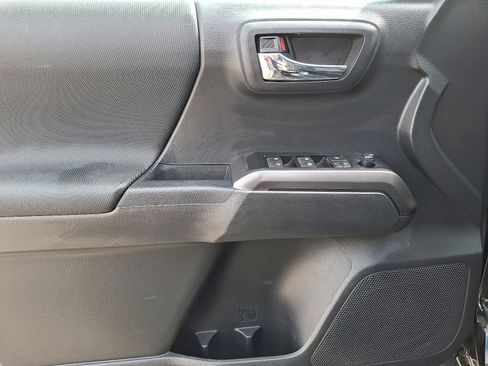 Used 2023 Toyota Tacoma TRD Off-Road image 13