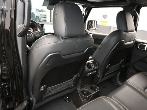 Used 2024 Jeep Gladiator Sport w/ Premium Package image 30