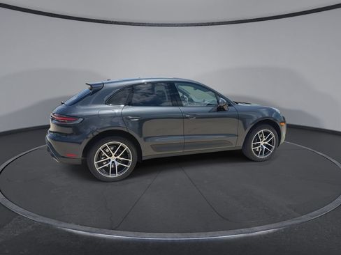 Used 2025 Porsche Macan AWD/4WD image 9