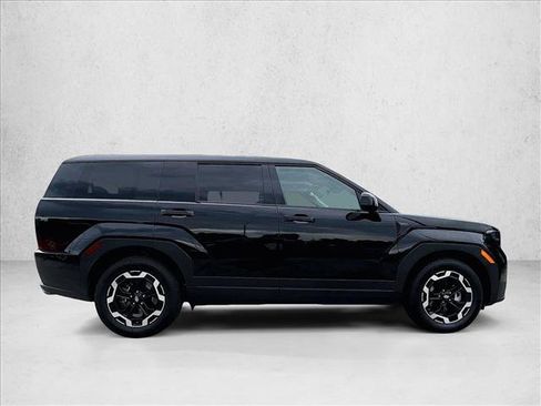 Used 2025 Hyundai Santa Fe SE FWD image 5