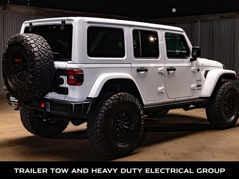 Used 2020 Jeep Wrangler Unlimited Sahara image 10