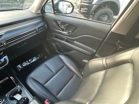 Used 2024 Lincoln Corsair FWD image 11
