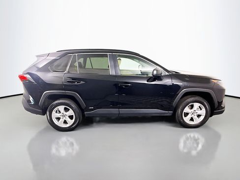 Used 2020 Toyota RAV4 LE image 11