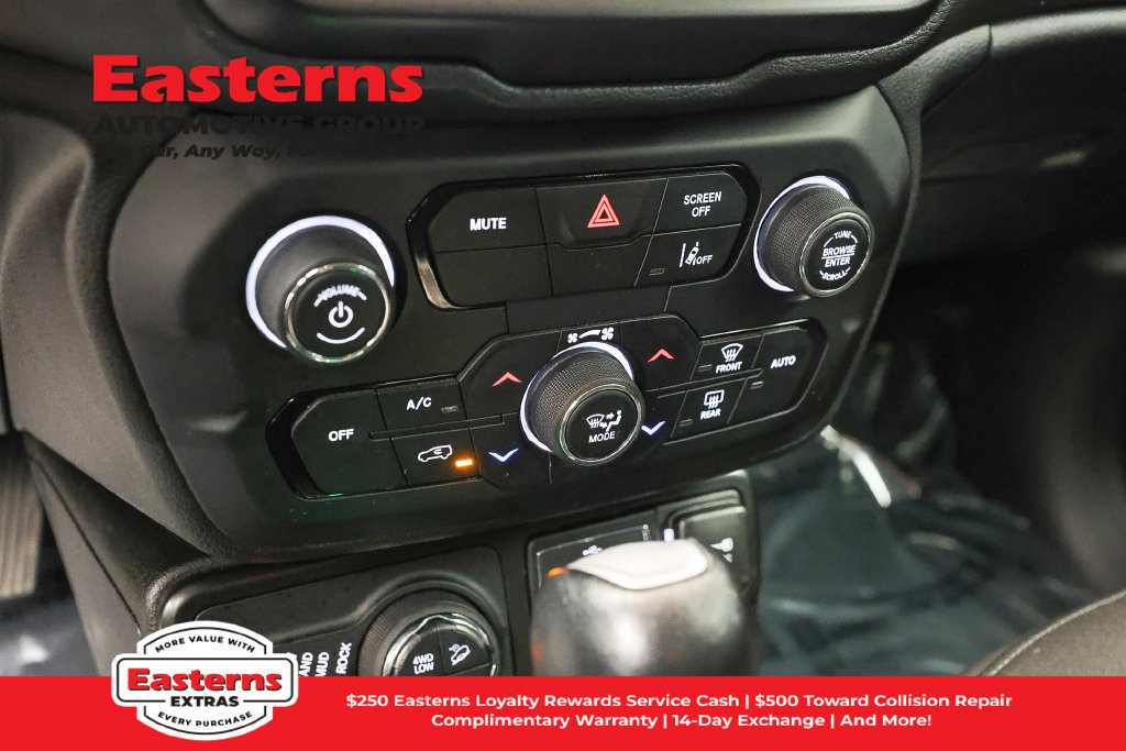 Used 2023 Jeep Renegade Trailhawk AWD/4WD image 19