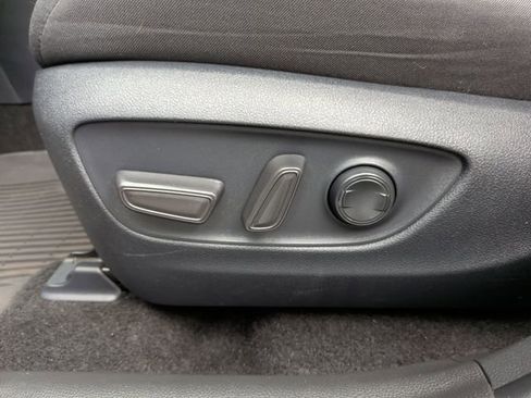 Used 2025 Toyota RAV4 XLE FWD image 16