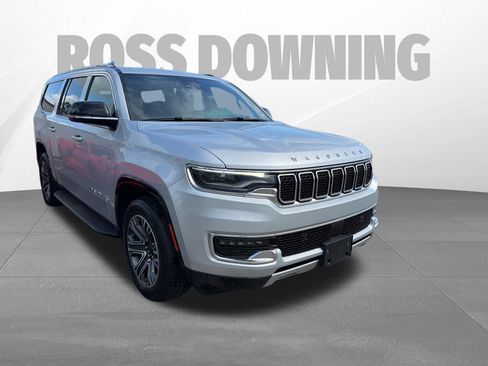 Used 2024 Jeep Wagoneer L Series II w/ Flexible Seating Group image 3