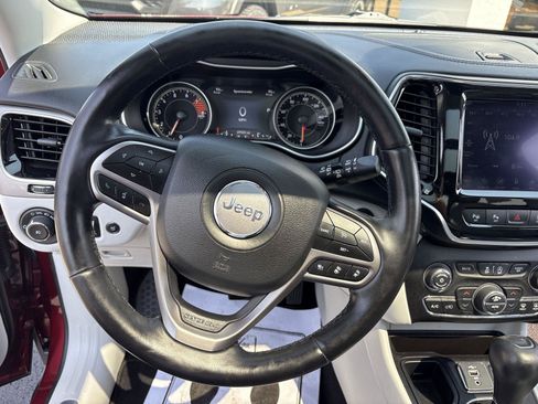 Used 2021 Jeep Cherokee Limited w/ Elite Package FWD image 16