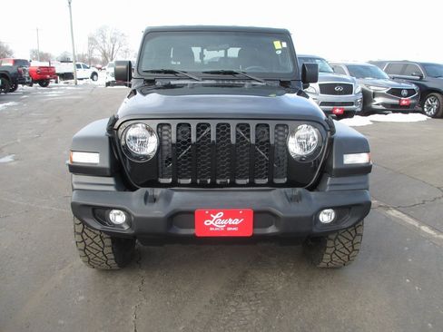 Used 2020 Jeep Gladiator Sport w/ Quick Order Package 24S image 10