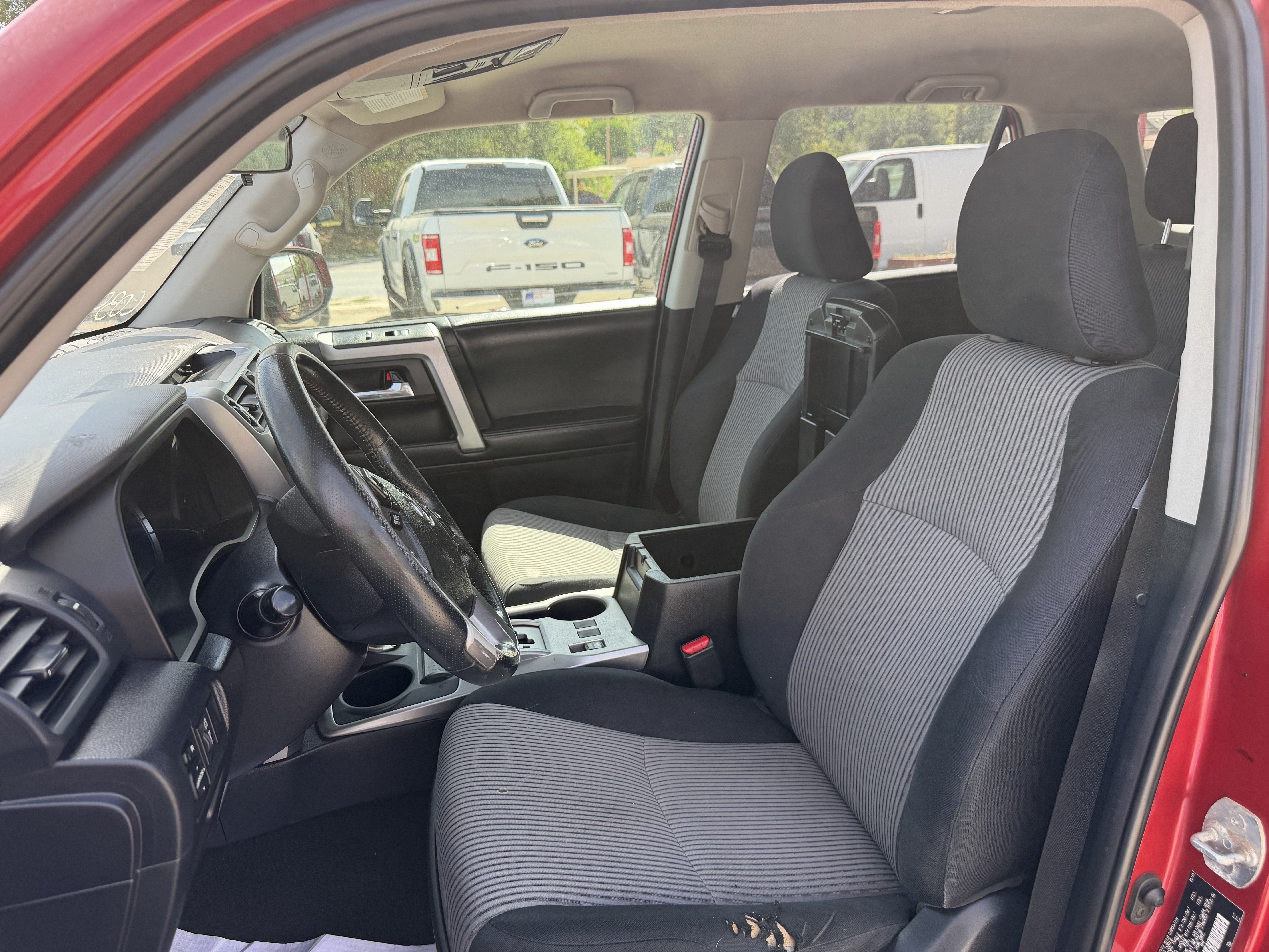 Used 2016 Toyota 4Runner SR5 AWD/4WD image 15