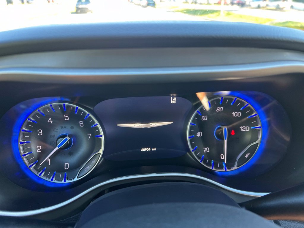 Used 2025 Chrysler Pacifica Select FWD image 45