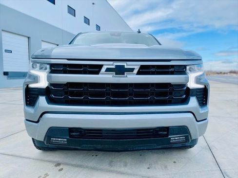 Used 2023 Chevrolet Silverado 1500 RST image 2