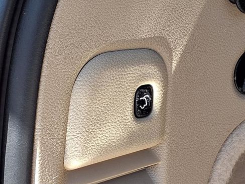 Used 2020 Jeep Grand Cherokee Overland image 8