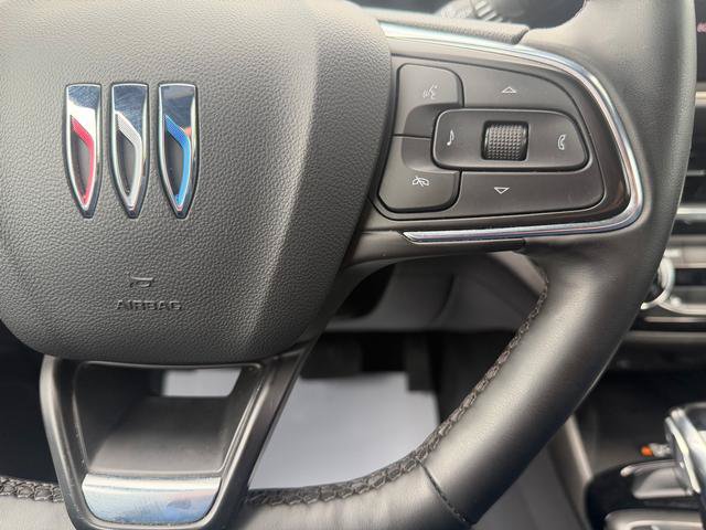Used 2025 Buick Envista Sport Touring w/ Convenience I Package FWD image 14