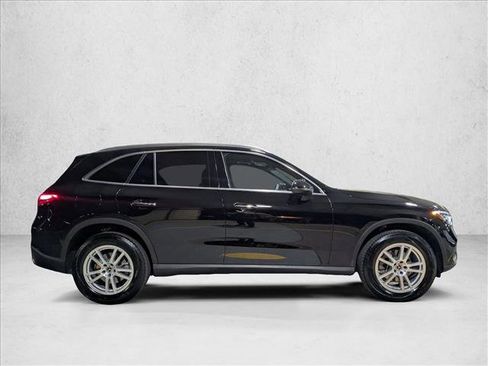 Certified 2025 Mercedes-Benz GLC 300 4MATIC image 4
