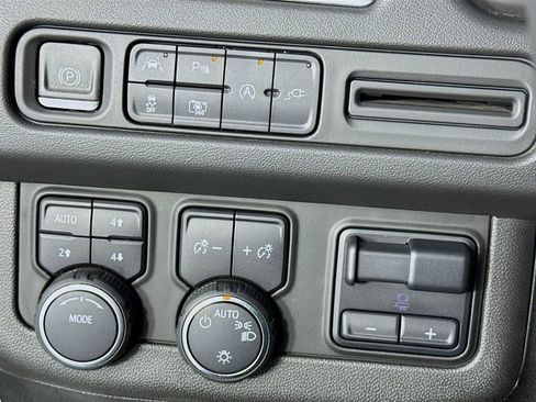 Used 2022 Chevrolet Tahoe RST image 14