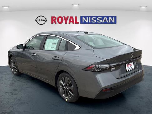 New 2026 Nissan Sentra SL w/ Floor Mat Package FWD image 5
