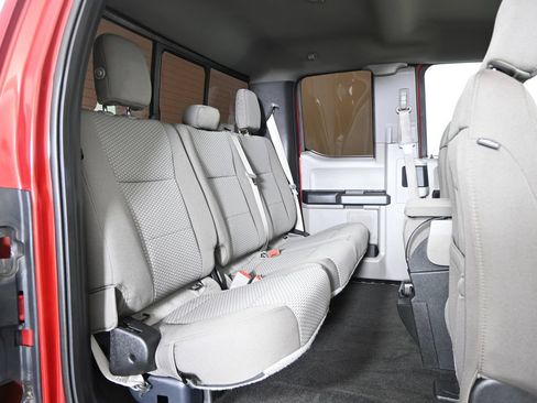 Used 2019 Ford F150 XLT w/ Equipment Group 302A Luxury AWD/4WD image 17