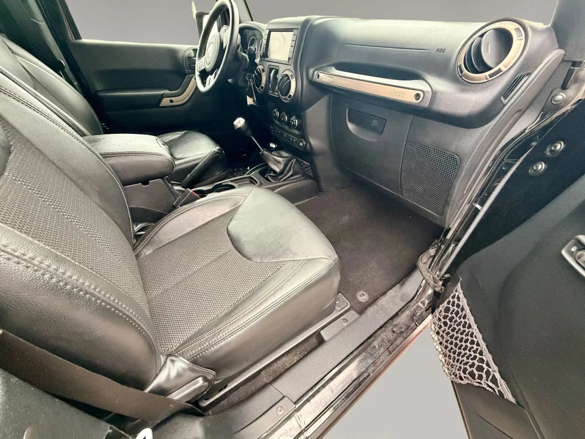 Used 2016 Jeep Wrangler Sahara AWD/4WD image 10