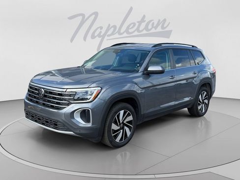 Used 2025 Volkswagen Atlas SE FWD image 1