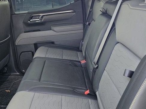 Used 2024 Chevrolet Silverado 1500 ZR2 w/ Technology Package image 9