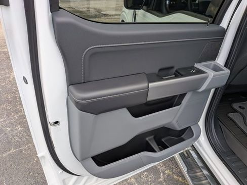 New 2025 Ford F150 XLT w/ Equipment Group 301A Standard image 17