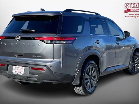 Certified 2022 Nissan Pathfinder SV image 6
