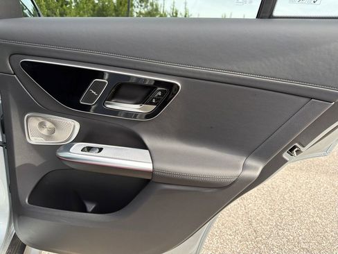 Used 2026 Mercedes-Benz GLC 300 image 31