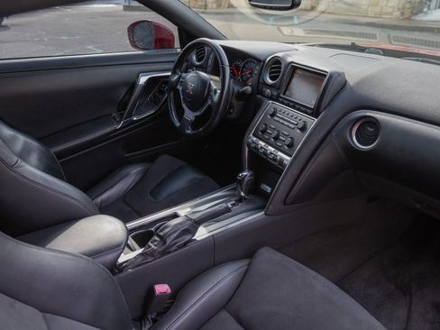 Used 2010 Nissan GT-R Premium image 55