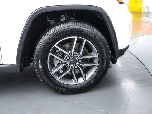 Used 2022 Jeep Grand Cherokee Limited image 33