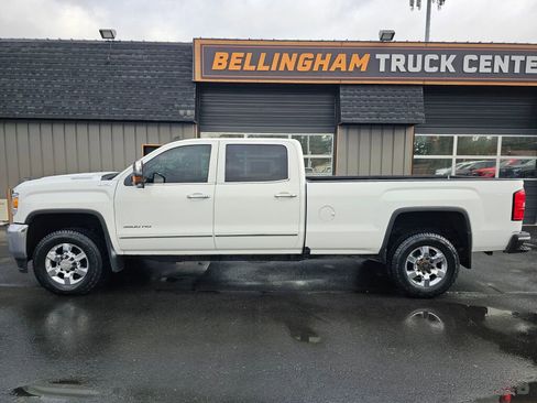 Used 2018 GMC Sierra 3500 SLT image 2