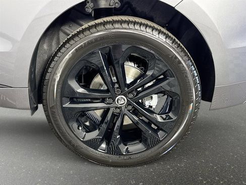 Used 2026 Jaguar F-PACE R-Dynamic S image 33