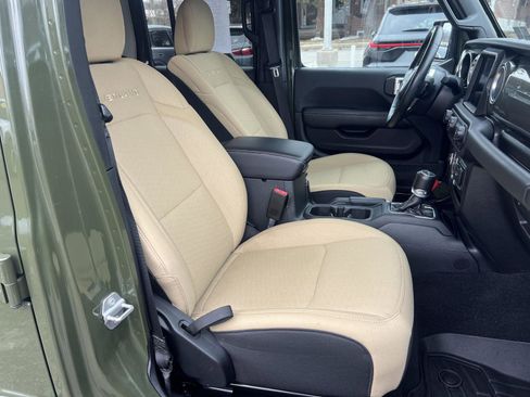 Used 2021 Jeep Gladiator Overland image 17