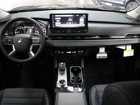 New 2026 Mitsubishi Outlander SE image 20