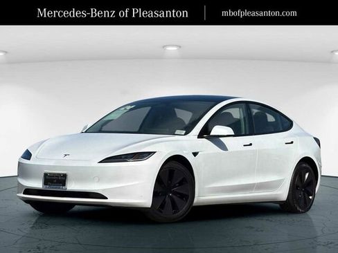 Used 2024 Tesla Model 3 Standard Range RWD image 1