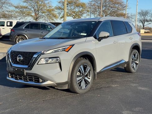 Used 2021 Nissan Rogue Platinum image 7