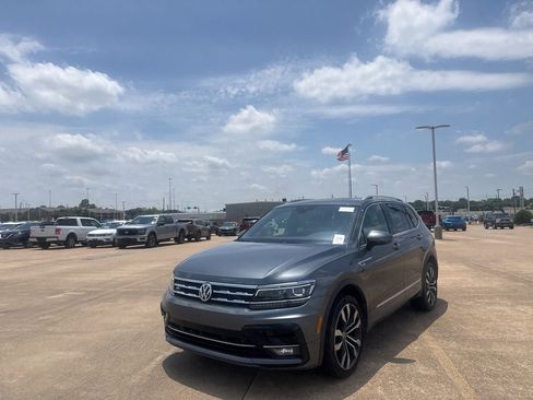 Used 2020 Volkswagen Tiguan SEL Premium R-Line w/ 3rd Row Seat Package AWD/4WD image 8