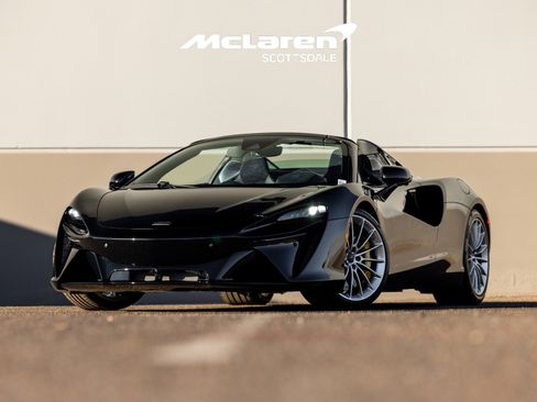Used 2025 McLaren Artura Spider image 2