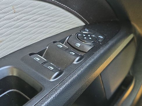 Used 2019 Ford Fusion SE w/ Equipment Group 151A image 12