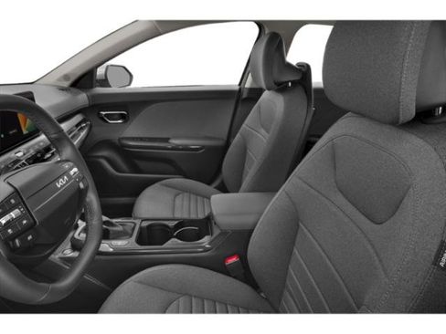 Used 2025 Kia K4 EX FWD image 11