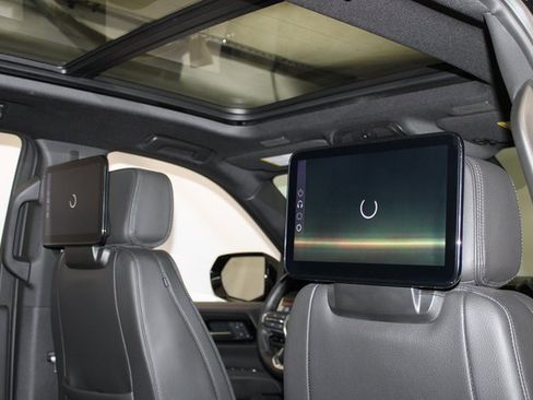 Used 2025 GMC Yukon Denali w/ Advanced Technology Package image 15
