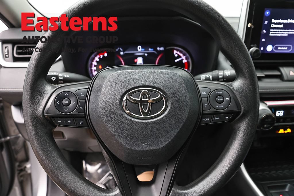 Used 2024 Toyota RAV4 XLE AWD/4WD image 11