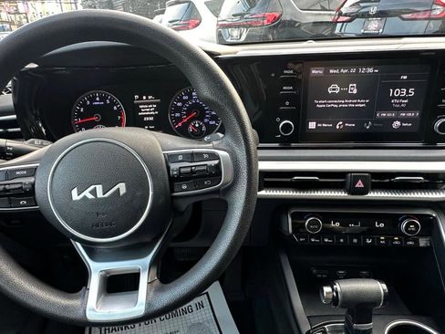 Used 2022 Kia K5 LXS image 12